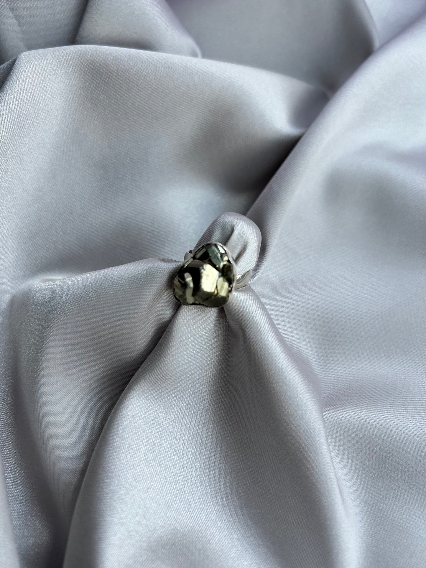 Anillo Ajustable con Pirita