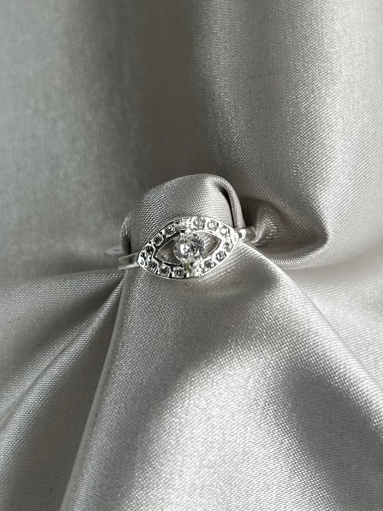 Anillo Ojo Turco con Zirconias