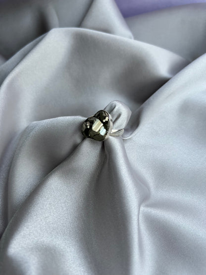 Anillo Ajustable con Pirita