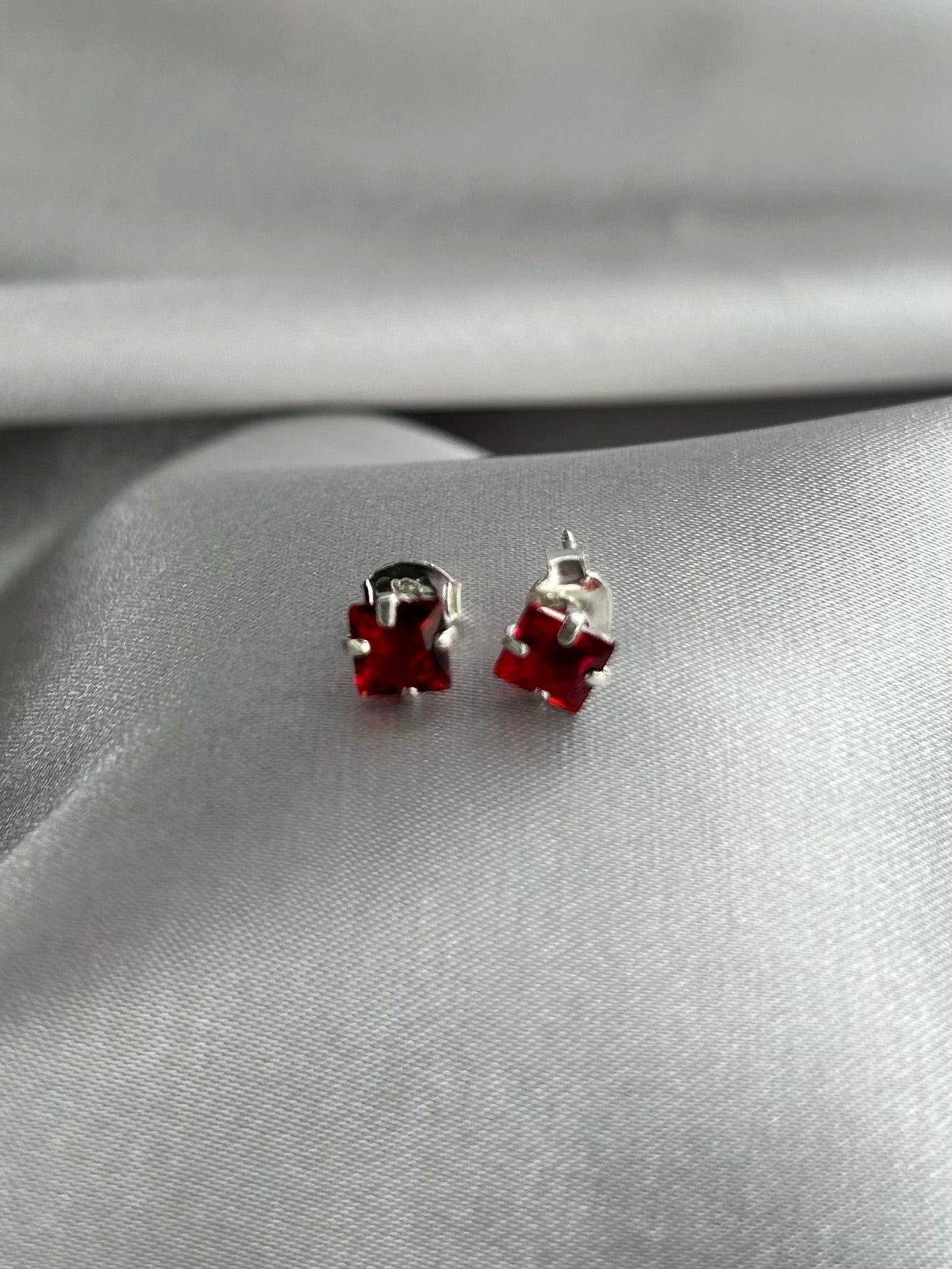 Broqueles Zirconia Roja