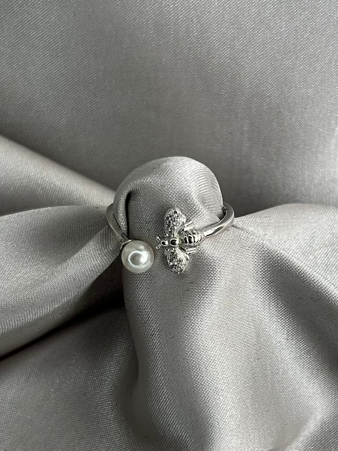 Anillo Perla y Abeja