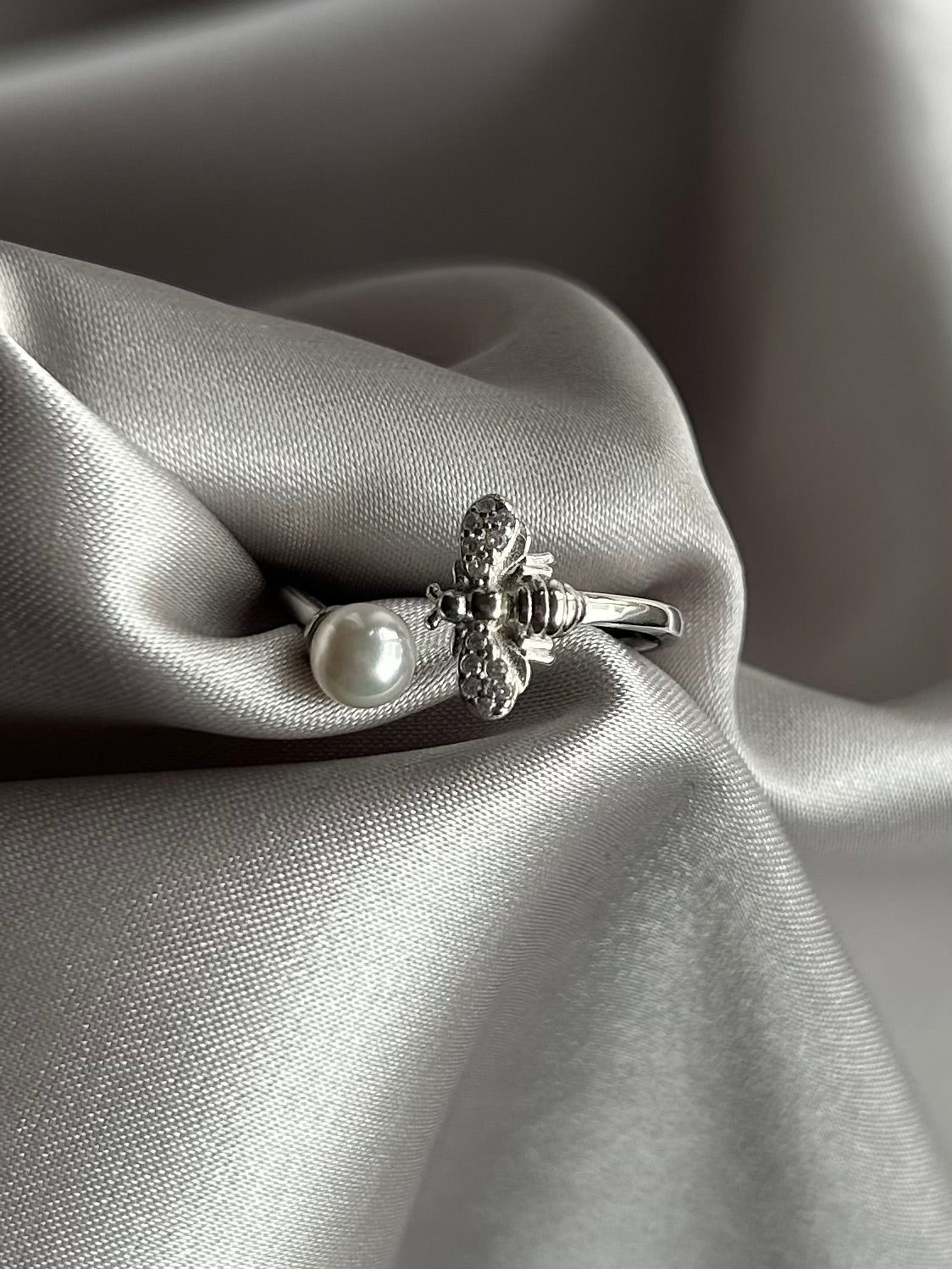 Anillo Perla y Abeja