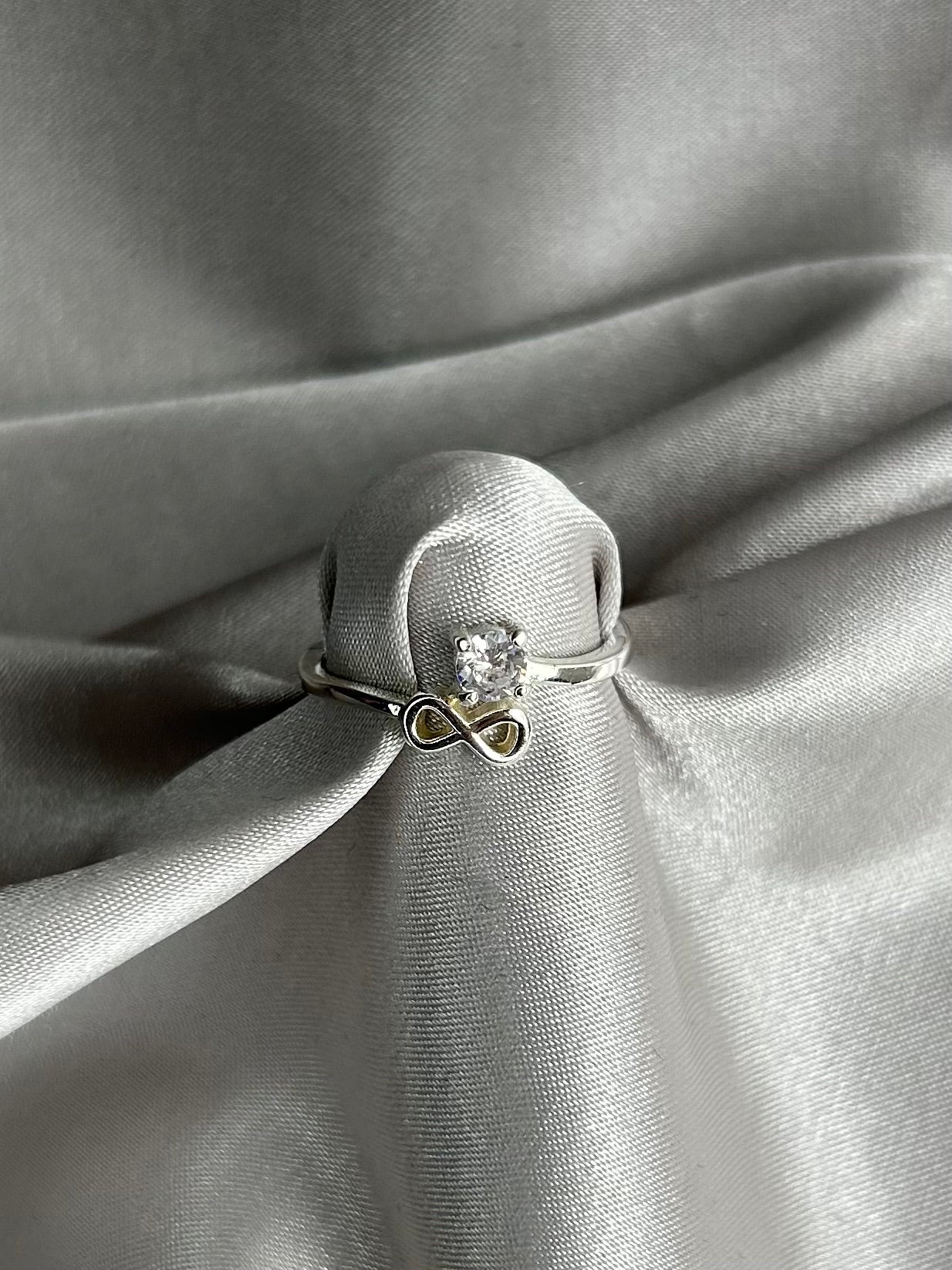 Anillo Zirconia e Infinito