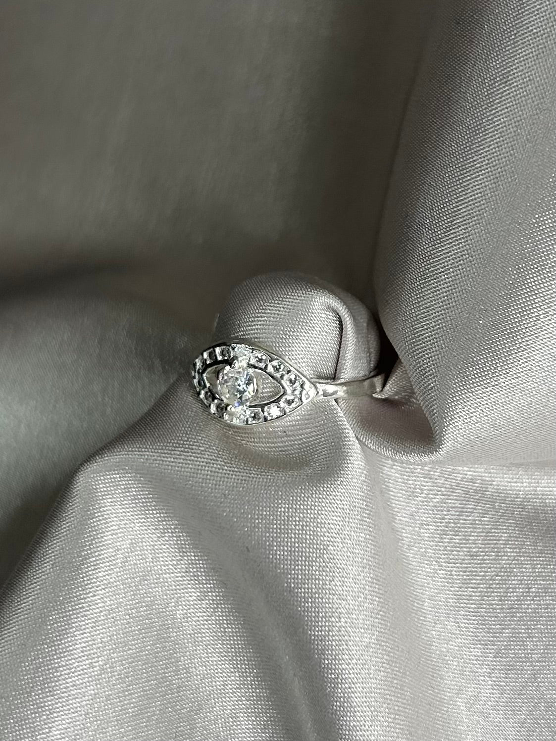 Anillo Ojo Turco con Zirconias