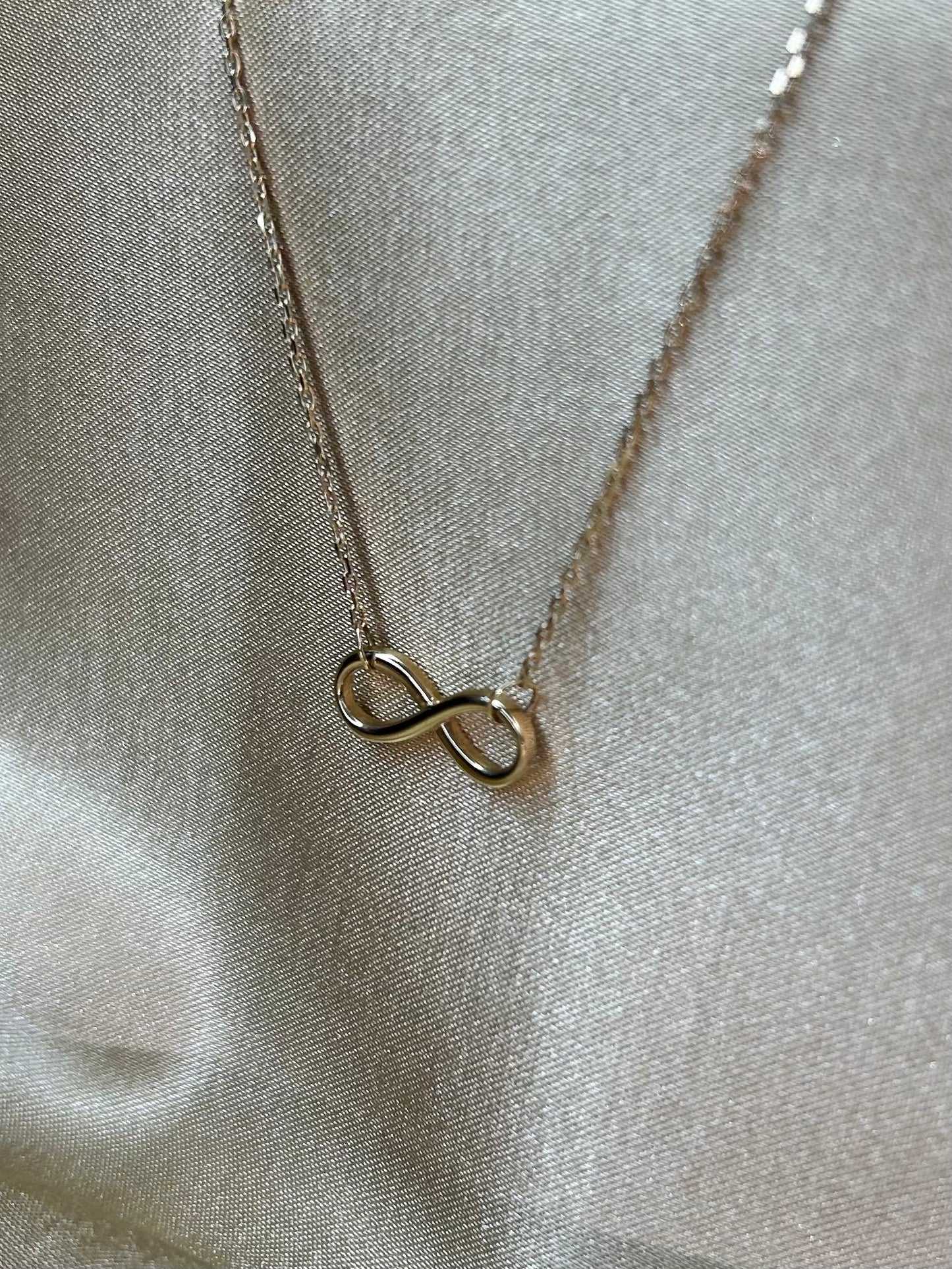 Gargantilla Infinito