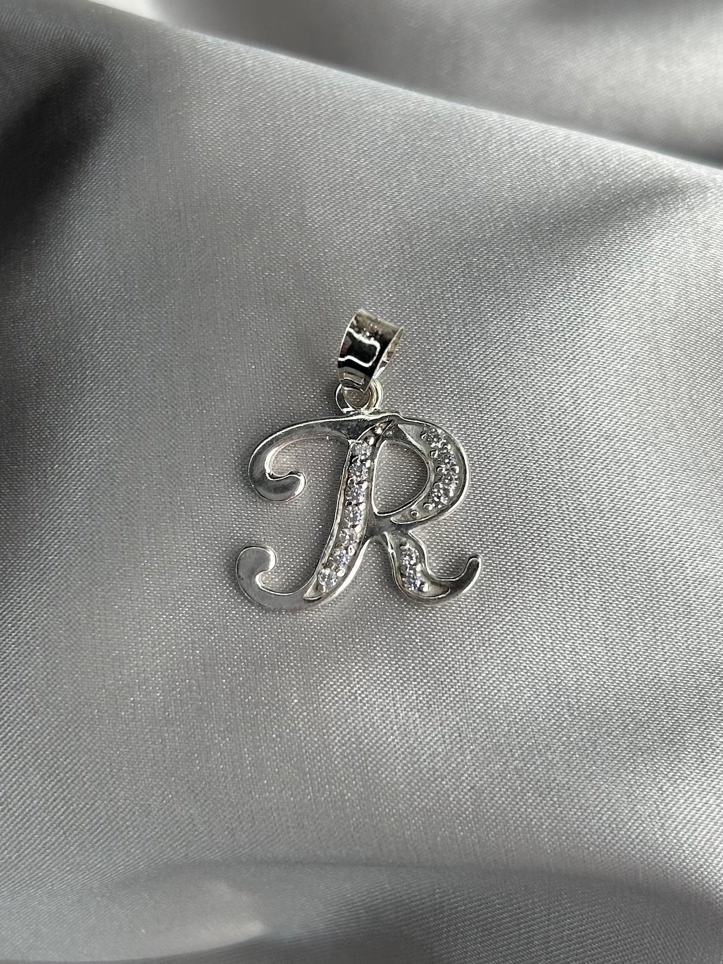 Dije Inicial Cursiva