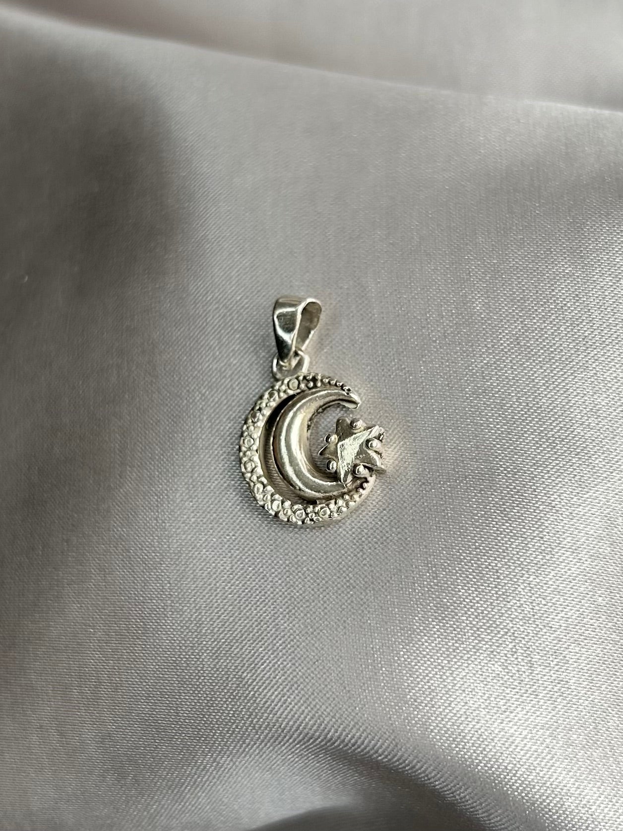 Dije Luna y Estrella